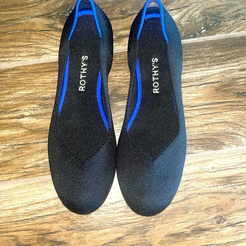 Rothy’s black round ballet flat - Picture 1 of 3